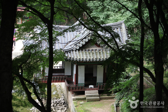 thumbnail-Changdeokgung Palace Complex [UNESCO World Heritage] (창덕궁과 후원 [유네스코 세계문화유산])-2