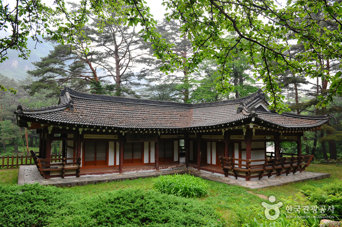 Jangsudae Pavilion (장수대)