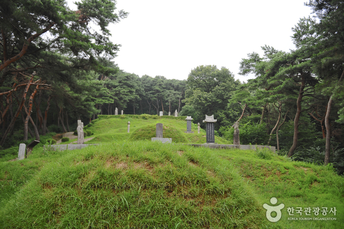 Site historique de Paju en lien avec Yi I (율곡선생유적지)