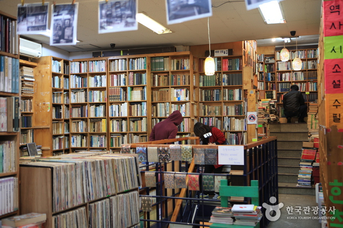 宝水洞本屋通り（보수동 책방골목）