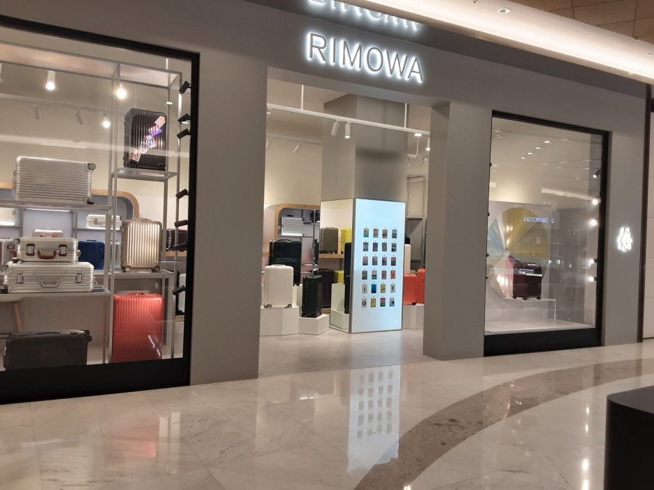 Rimowa - Lotte Department Store Avenuel World Tower Branch [Tax Refund Shop] (리모와 롯데백화점 에비뉴엘 월드타워점)