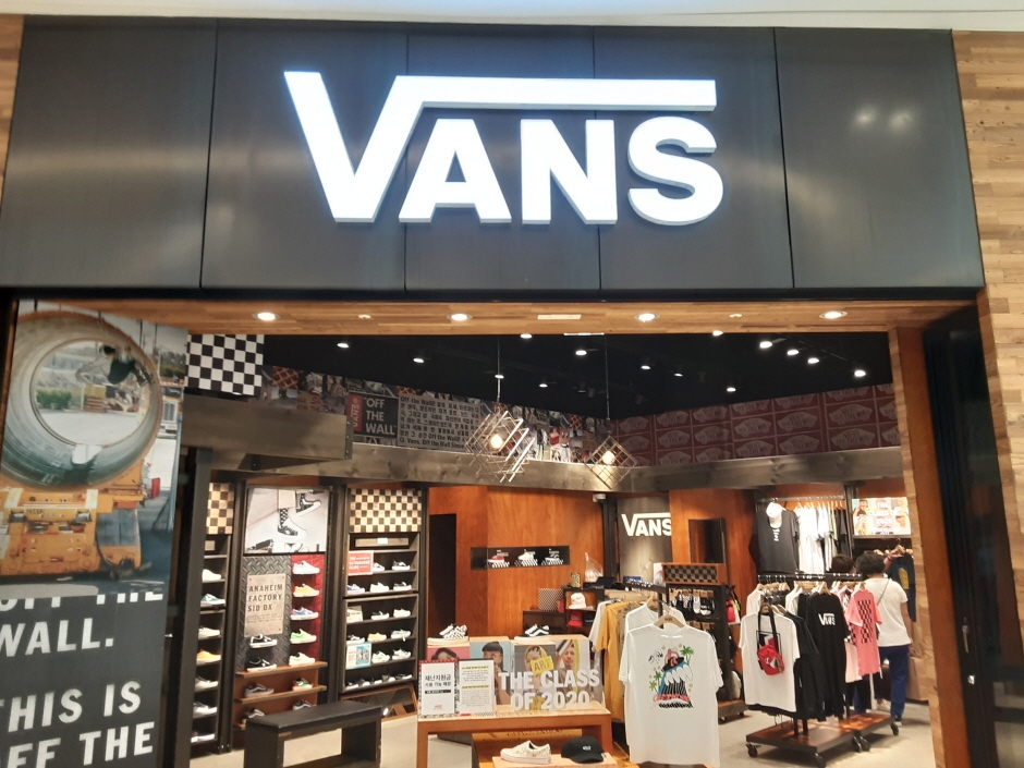 Vans - Starfield Hanam Branch [Tax Refund Shop] (반스 스타필드하남)