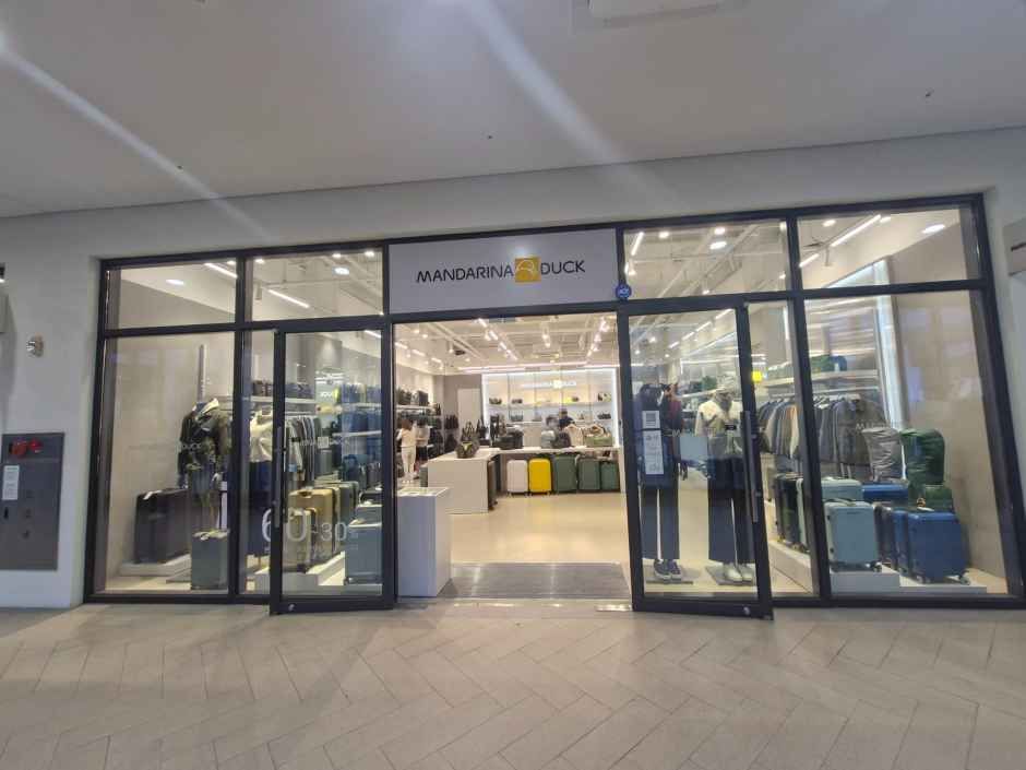 thumbnail-[事後免税店] MANDARINA DUCK（マンダリナダック）・現代プレミアムアウトレットキンポ（金浦）店(만다리나덕 현대프리미엄아울렛 김포점)-0