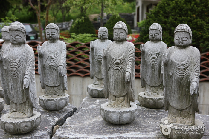 Wawoojongsa Temple (Waujeongsa) (와우정사)