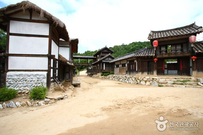 Cheongpung Cultural Heritage Complex (Cheongpung Cultural Heritage Complex)(청풍문화재단지)