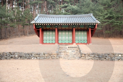 Tombe Yeonggyeongmyo à Samcheok (삼척 영경묘)