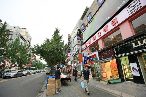 Улица Ёнсе-ро в районе Синчхон (연세로)6