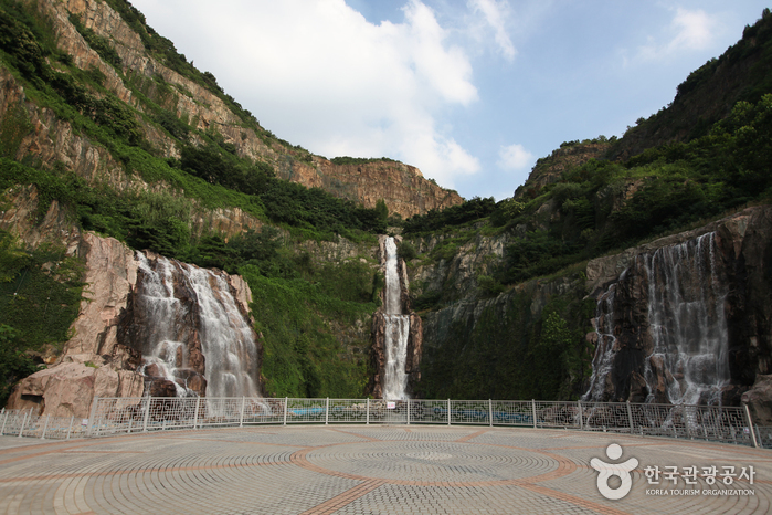 龍馬瀑布公園（용마폭포공원）