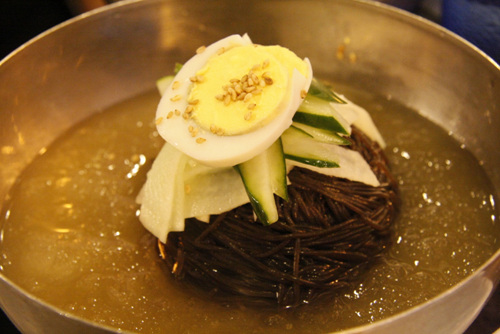 물냉면