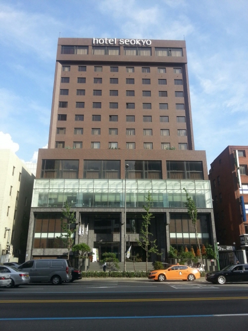 Hotel Seokyo (호텔 서교)