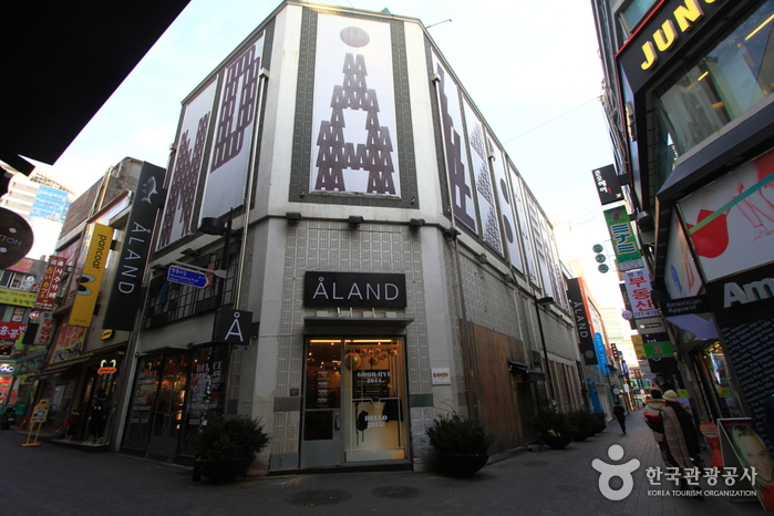 ÅLAND明洞本店  (에이랜드 (ÅLAND) 명동본점)