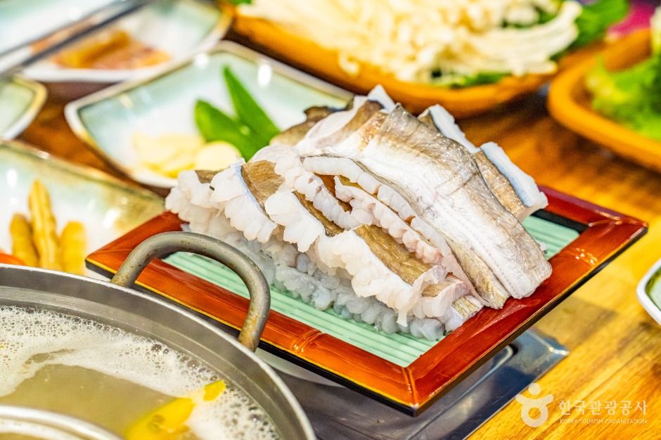 여수_선창가 새조개 하모샤브샤브 (4)