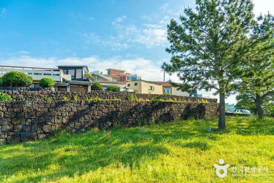 thumbnail-서귀진지-3