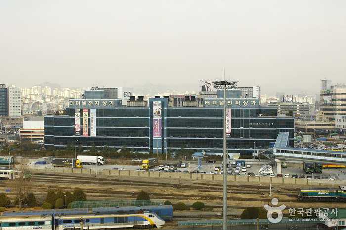 Yongsan Electronics Market (용산 전자상가)