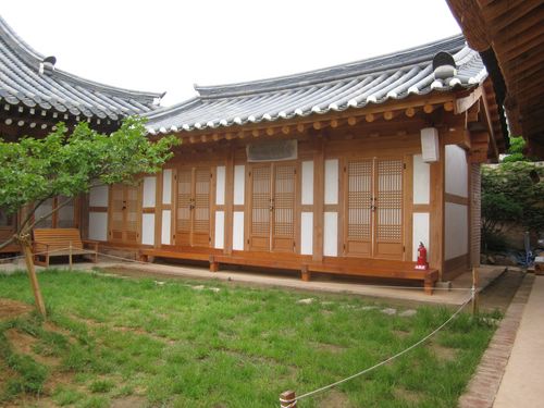 Pungnamheon House (Jeonju Hanok Villagae) (풍남헌-전주한옥마을)