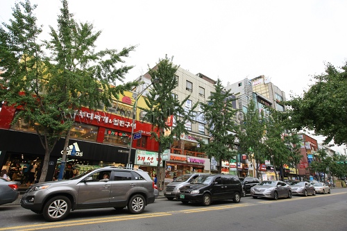 Улица Ёнсе-ро в районе Синчхон (연세로)5