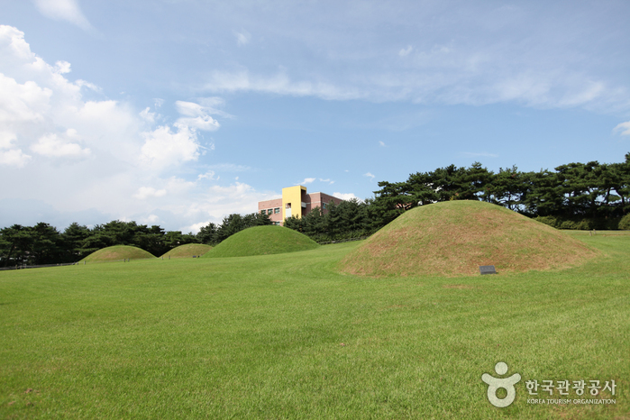 thumbnail-Seoul Bangidong Ancient Tombs (서울 방이동 고분군)-13