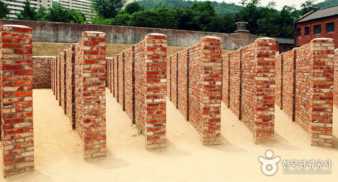 Seodaemun Prison History Museum (서대문형무소역사관)