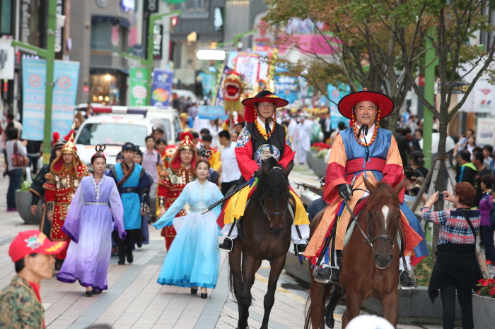 釜山札嘎其慶典(부산자갈치축제)