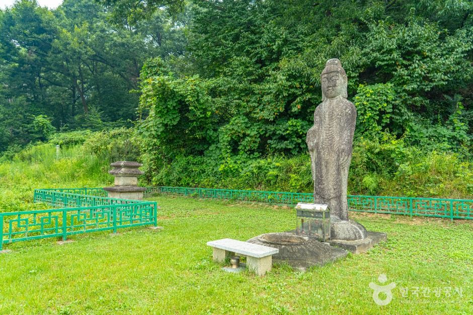 thumbnail-안성죽산리석불입상-1