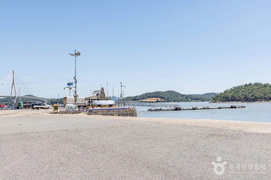 안좌복호여객선터미널