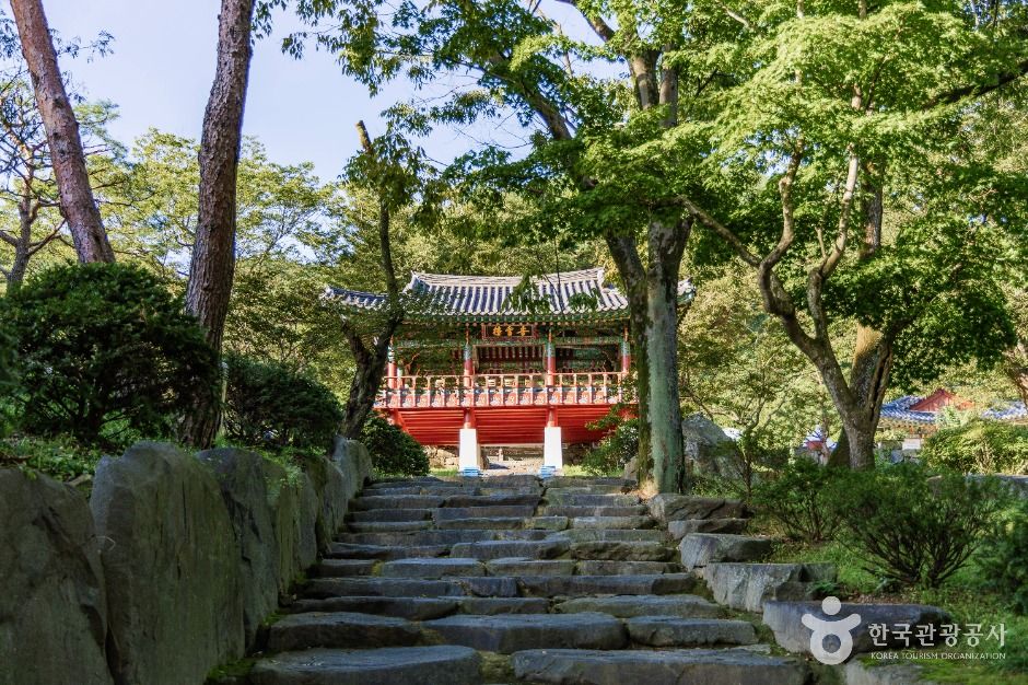 thumbnail-향천사(예산)-2