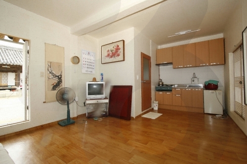 Gokjeongjae House (Geumhwallakji) (곡전재 전통한옥펜션)