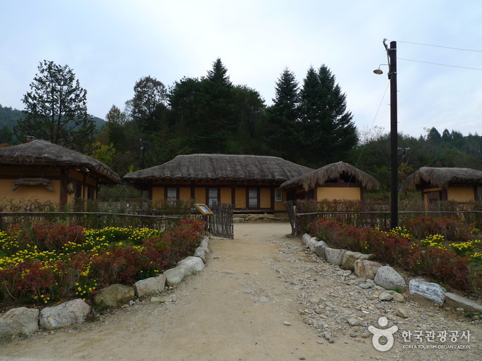 Lee Hyo-seok Culture Village (이효석문화마을)