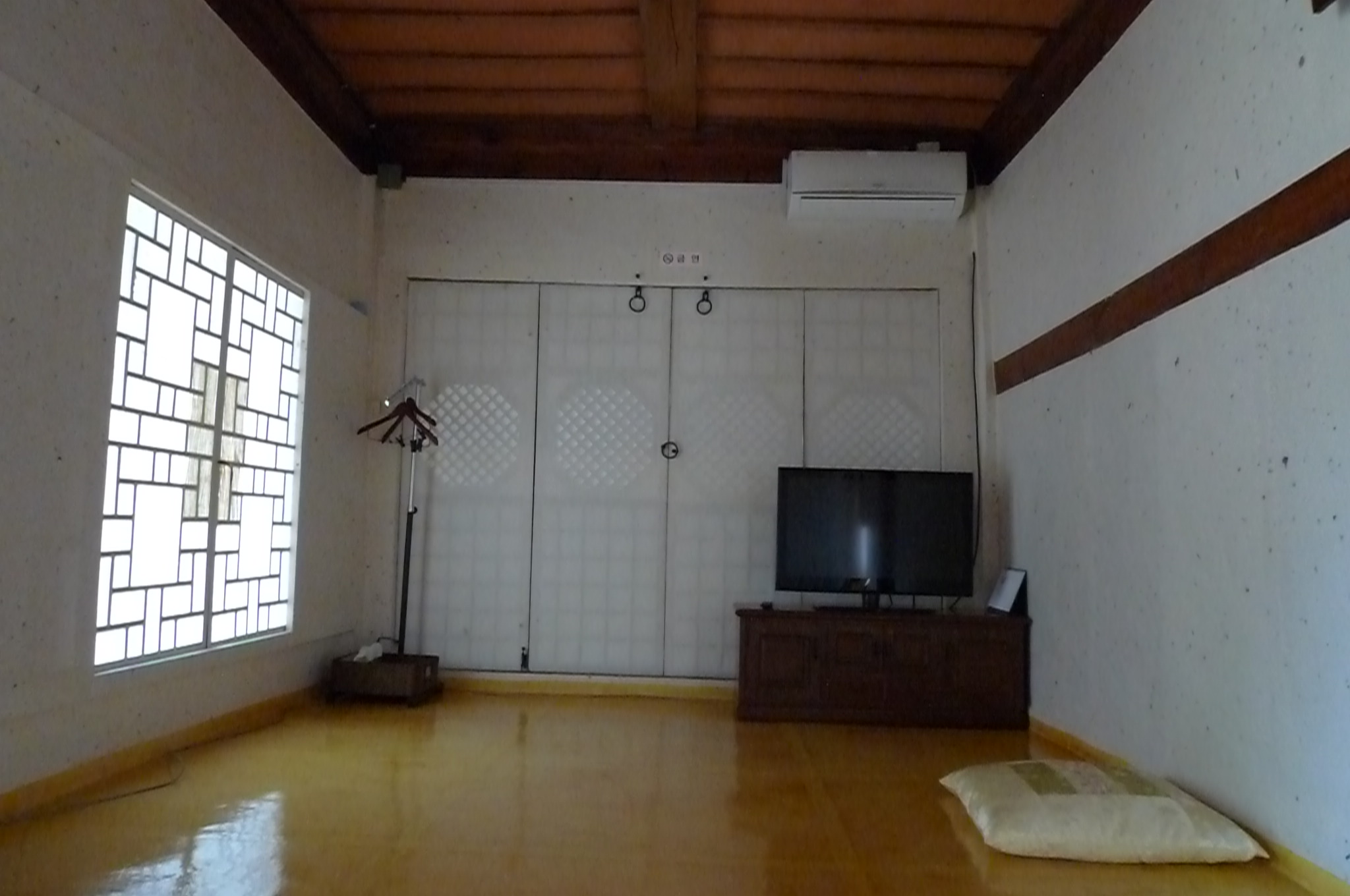Songjeong House (송정고택)