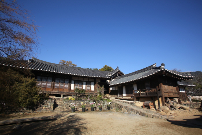 운조루 전경