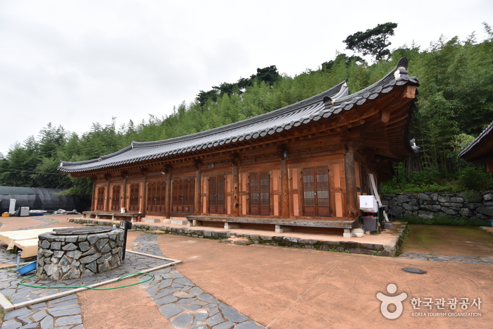 Yeonpung Gotaek (the Old House of Munchung) [Korea Quality] / 연풍고택/문충고가 [한국관광 품질인증]