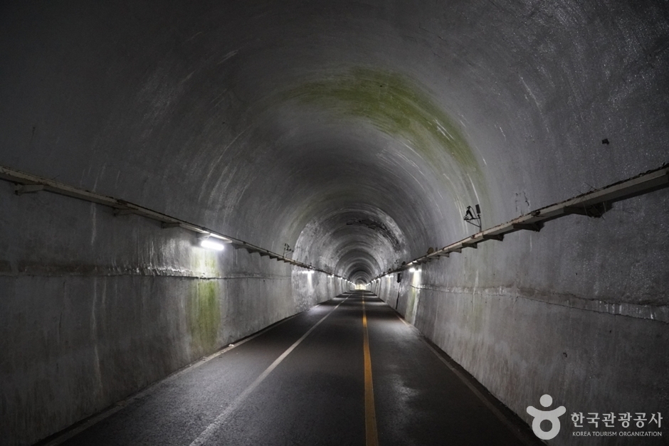 色峴隧道(색현터널)