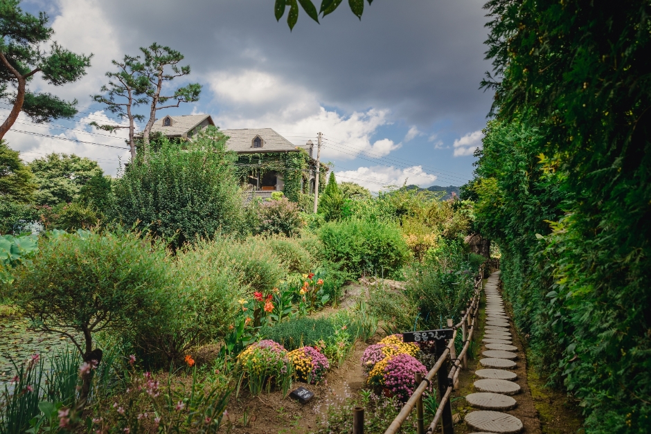 Aquatic Botanical Garden (수생식물학습원)