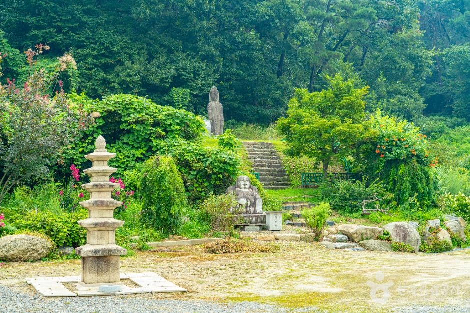 thumbnail-안성죽산리석불입상-2