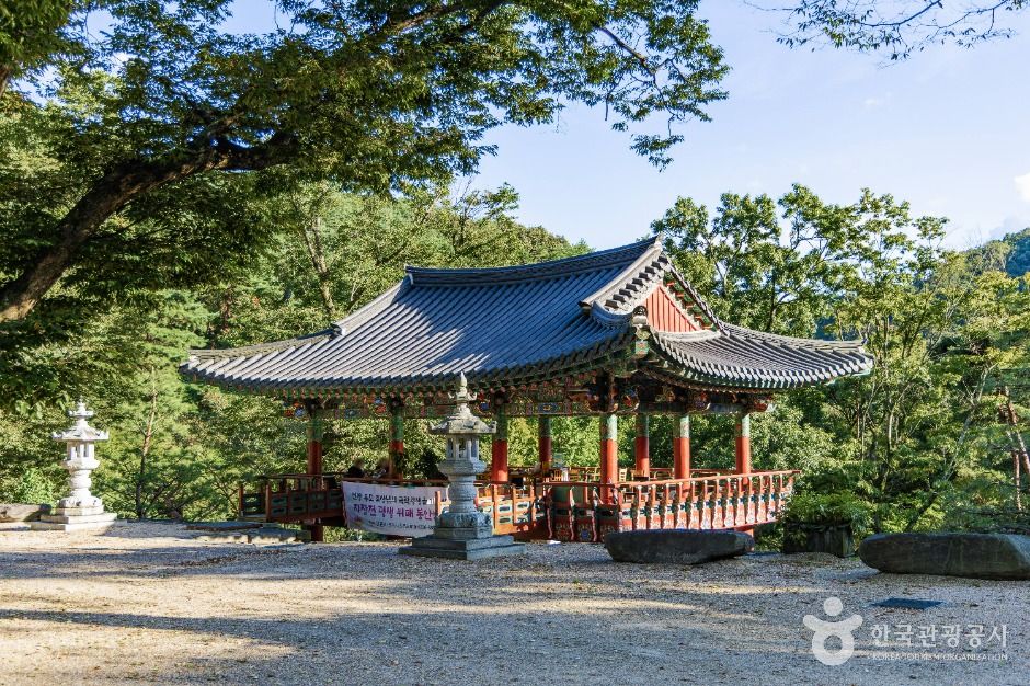 thumbnail-향천사(예산)-3