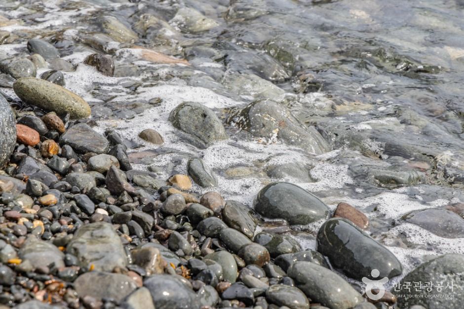 통구미몽돌해변