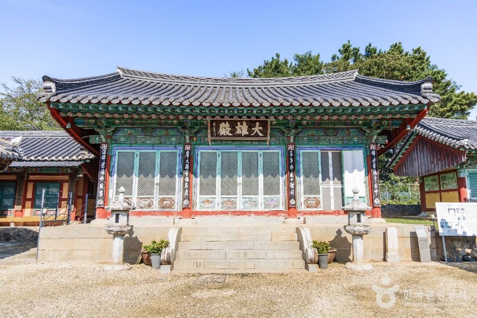 익산 연동리 석조여래좌상