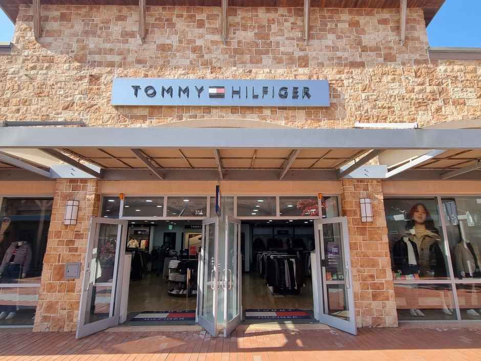The Handsome Tommy Hilfiger - Shinsegae Simon Premium Outlets Yeoju Branch [Tax Refund Shop](타미힐피거 신세계사이먼프리미엄아울렛 여주점)