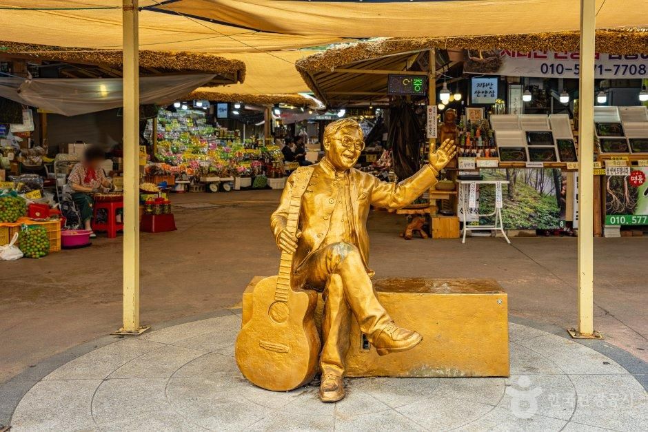 thumbnail-Hadong Hwagae Market (하동 화개장터)-10