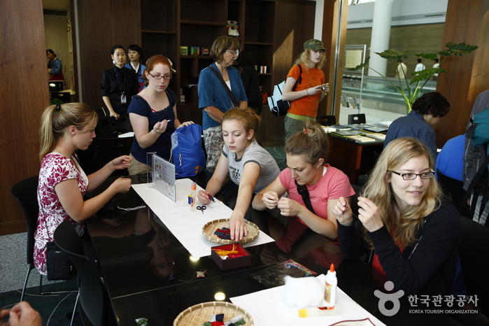 Ateliers de Culture Traditionnelle à l’Aéroport d’Incheon (인천공항 전통문화체험관)