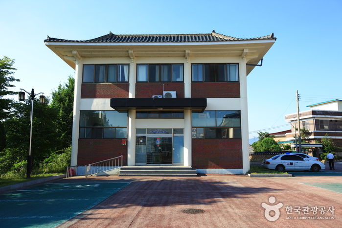 Центр корейской традиционной музыки Нанге (영동군 난계국악당)