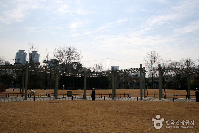 國債報償運動紀念公園(국채보상운동기념공원)