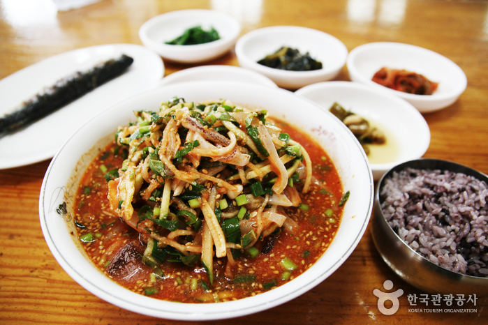 제주의 여름철 대표 별미인 물회