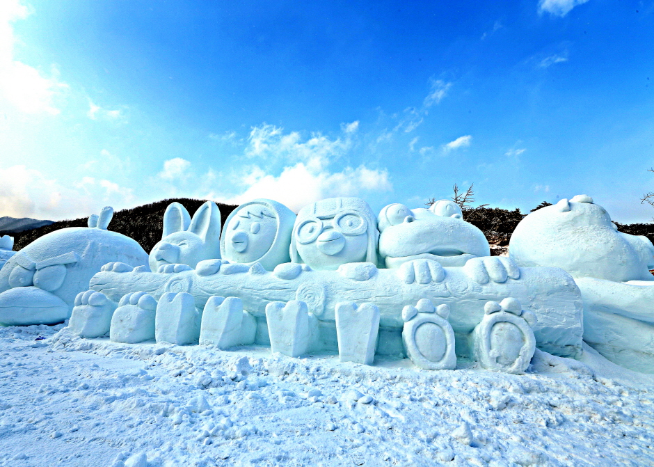 七甲山噴泉冰柱節(칠갑산얼음분수축제)