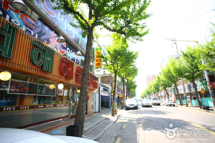 Bupyeong Haemultang (Seafood Stew) Street (부평 해물탕거리)