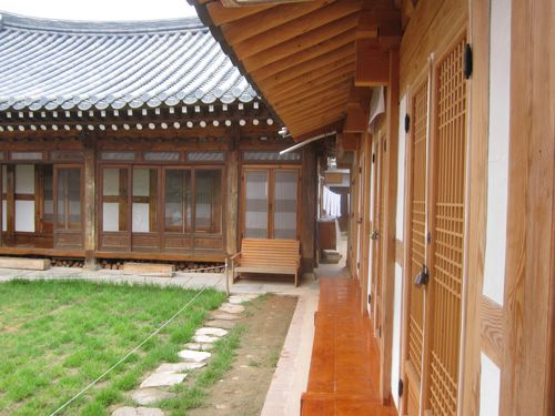 Pungnamheon House (Jeonju Hanok Villagae) (풍남헌-전주한옥마을)