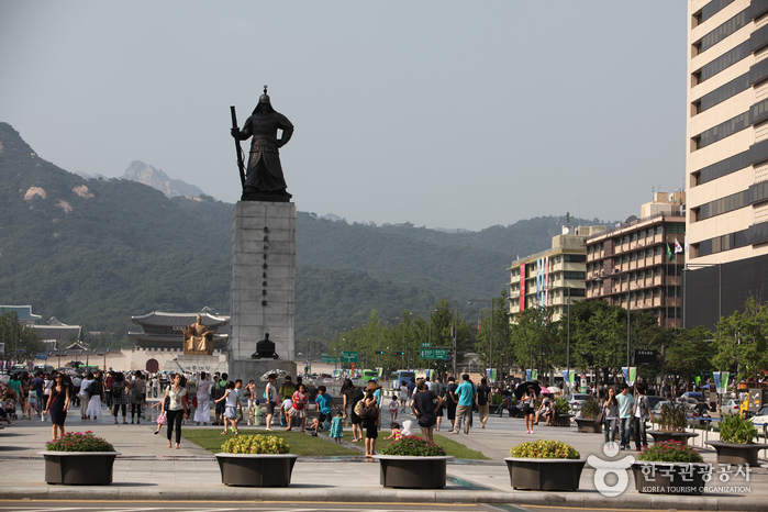 Estatua del Almirante Yi Sun-shin (충무공 이순신 동상)6