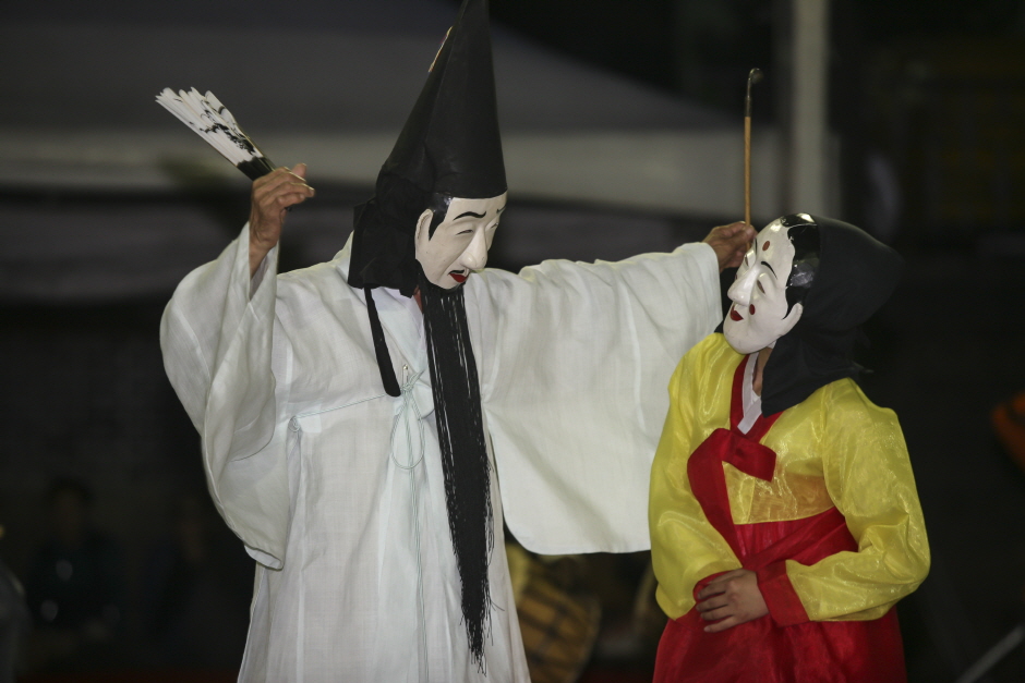 Gangneung Danoje Festival (강릉 단오제)