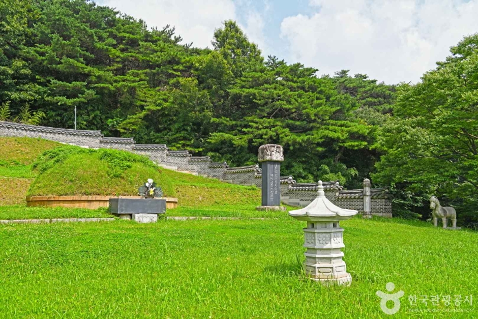 김좌진장군묘