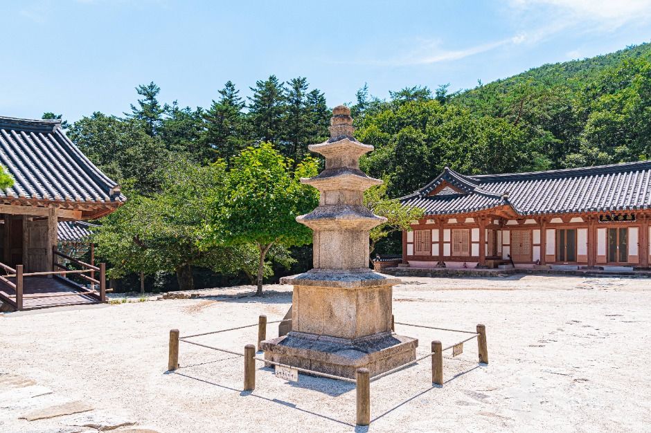 내소사삼층석탑